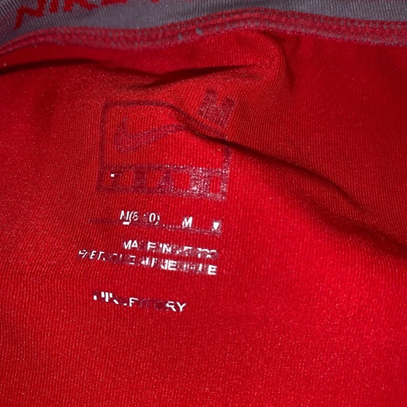 Nike Pro tank top - Picture 3 of 3